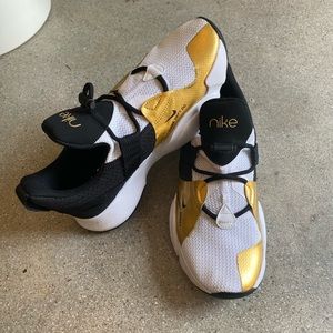 Nike Superrep Groove sneakers, black, white & gold - new, size 8